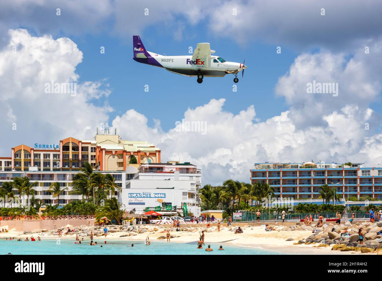 Fedex feeder hires stock photography and images Alamy