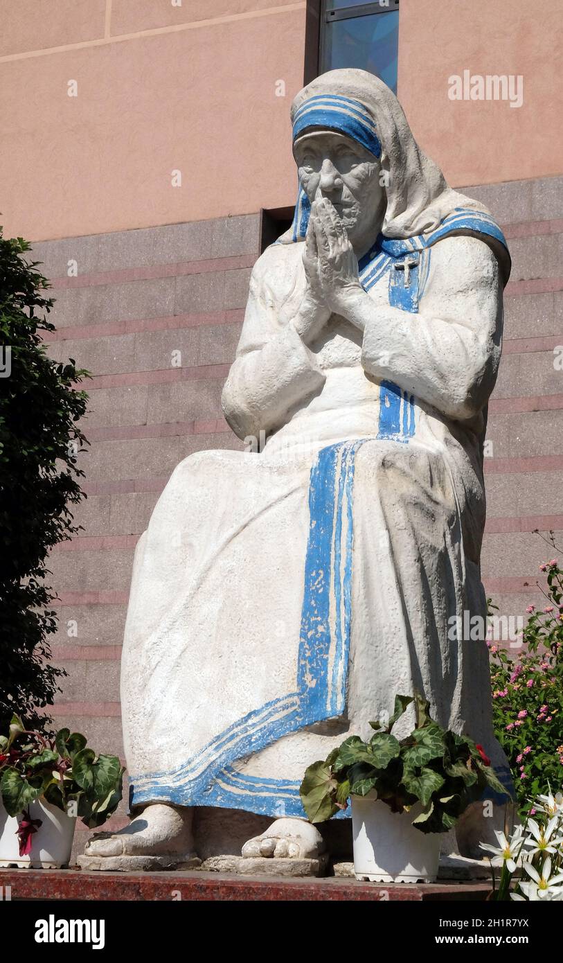Mother Teresa statue in front of St Paul's Cathedral in Tira…