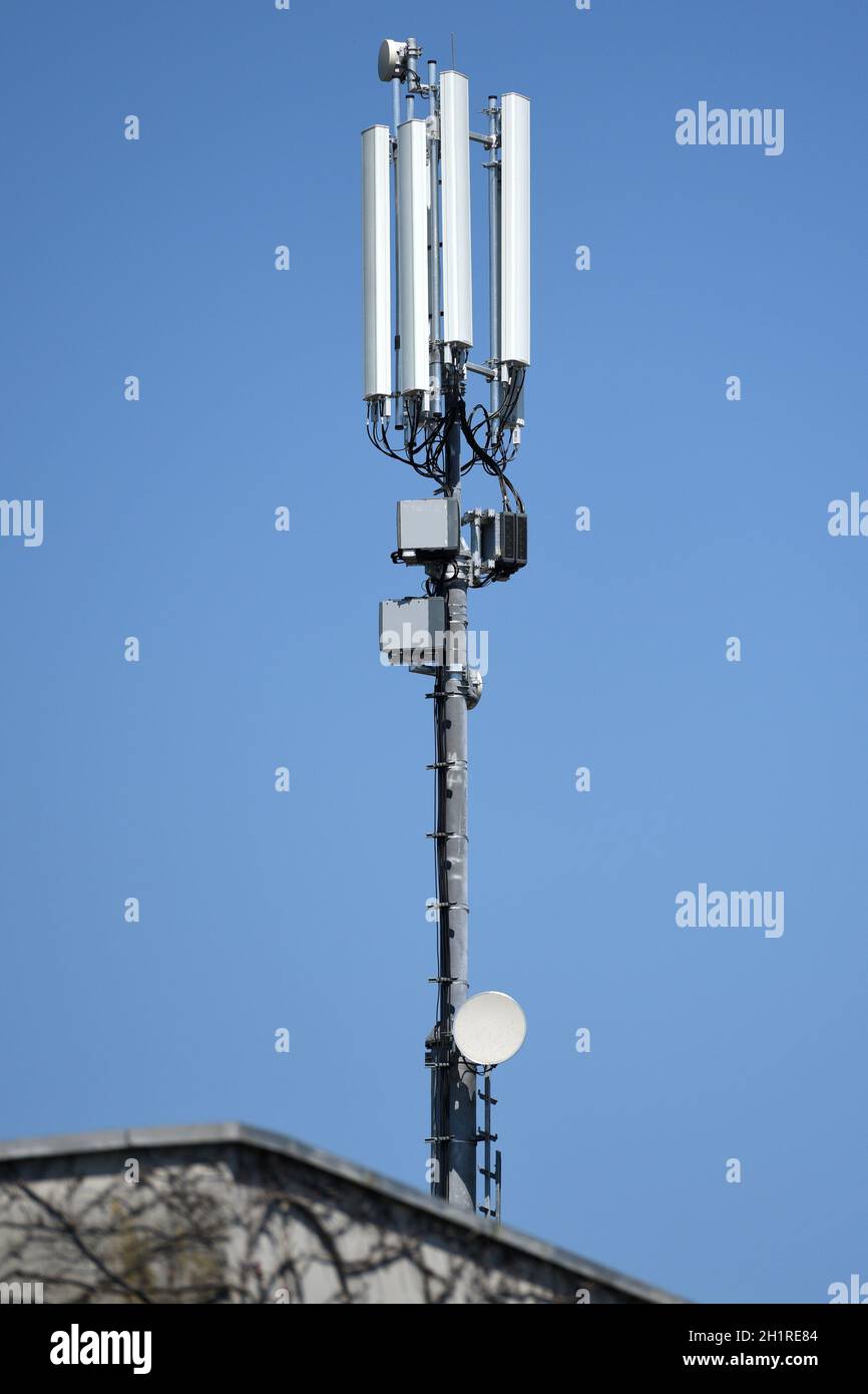 Handy-Mast Mobilfunk-Mast in Österreich, Europa - Mobile Phone station in Austria, Europe Stock Photo