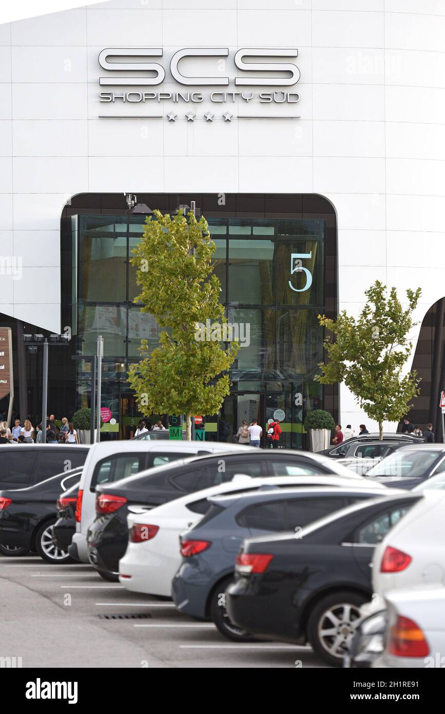 Das Einkaufszentrum SCS im Süden von Wien, eines der größten in Europa The shopping center SCS