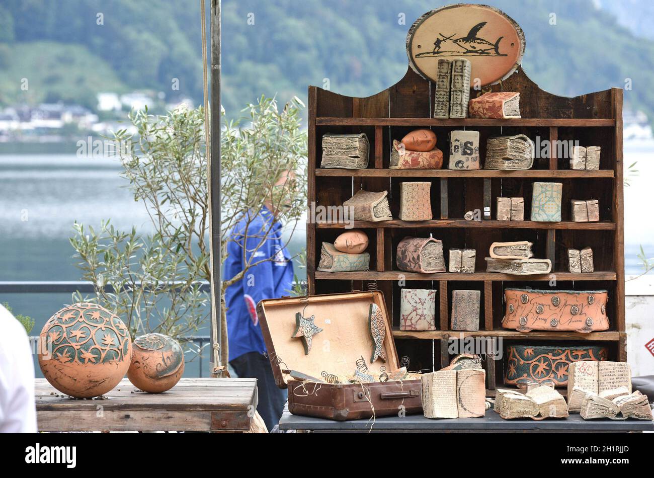 Der Töpfermarkt in Gmunden, Salzkammergut, Oberösterreich, Österreich, Europa -  The pottery market in Gmunden, Upper Austria, Austria, Europe Stock Photo