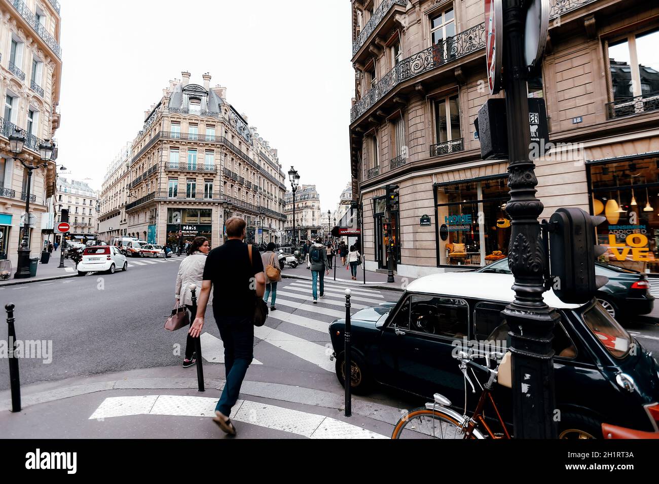 Paris, France - September 19 2016: Crossroads in Paris. High quality photo  Stock Photo - Alamy