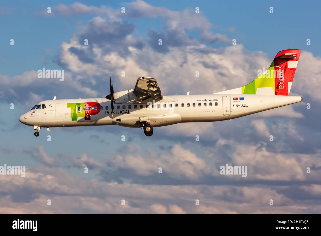 Lisbon, Portugal - September 22, 2021: TAP Portugal Express ATR 72-600  airplane at Lisbon airport (LIS) in Portugal Stock Photo - Alamy