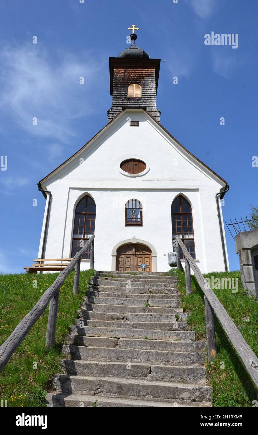 Kalvarienberg-Kirche in Windischgarsten im Frühjahr, Österreich, Europa - Kalvarienberg Church in Windischgarsten in spring, Austria, Europe Stock Photo