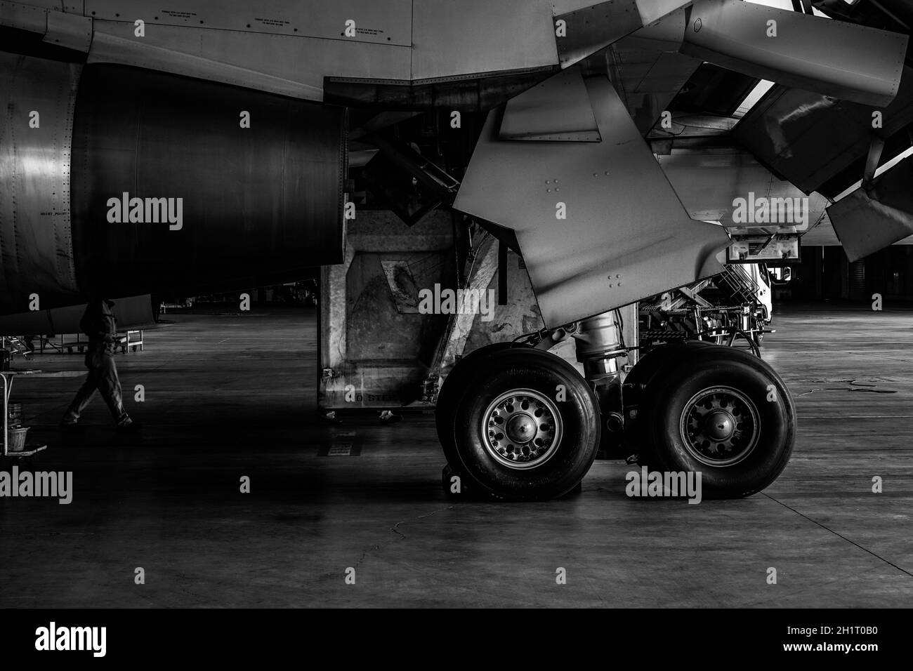 Airplane wheels landing Black and White Stock Photos & Images - Alamy