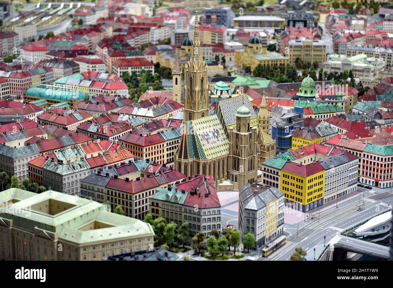 'Königreich der Eisenbahnen' im Wiener Prater, das größte Kleinmodell Österreichs zeigt ganz Wien im Miniaturformat - 'Kingdom of the Railways' in the Stock Photo