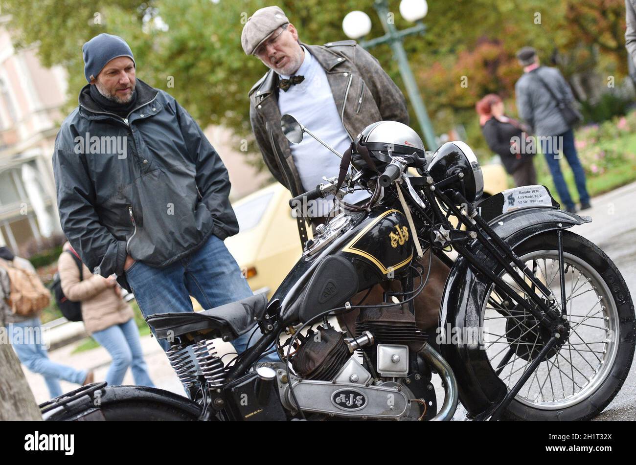 Jährliche Franz-Joseph-Fahrt mit alten Motorrädern in Bad Ischl, Salzkammergut, Österreich, Europa - Annual Franz Joseph ride on old motorcycles in Ba Stock Photo