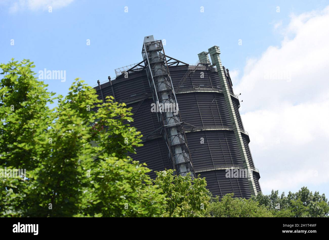 Gasometer In Oberhausen, Deutschland - Gasometer In Oberhausen, Germany ...