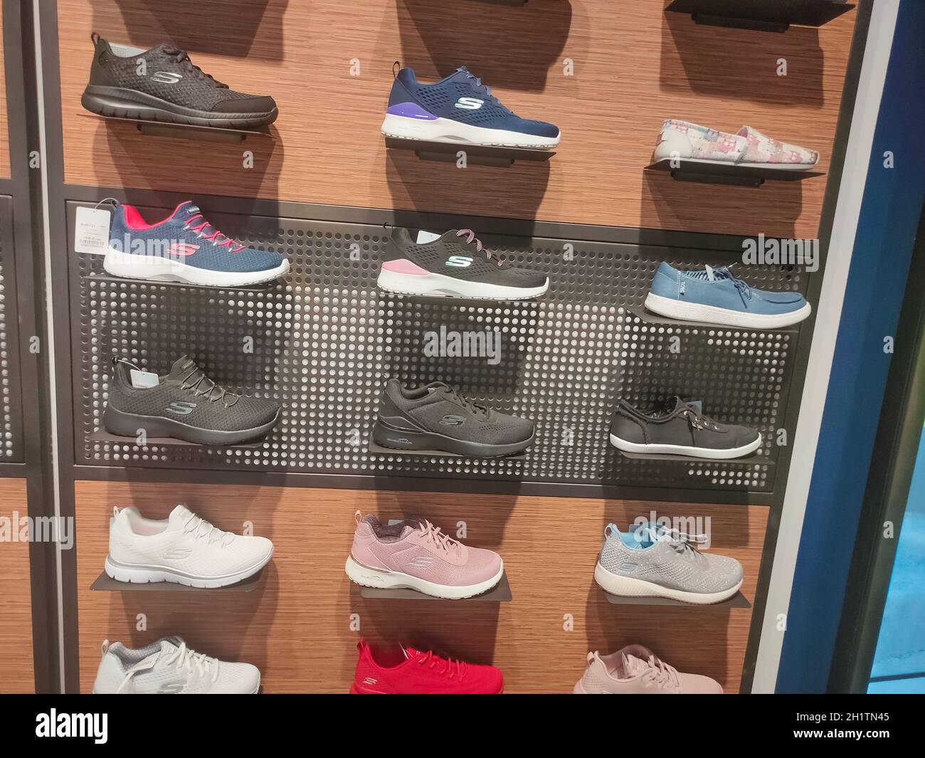 Page 2 - Sport Shoes Shop Outlet High Resolution Stock Photography and  Images - Alamy