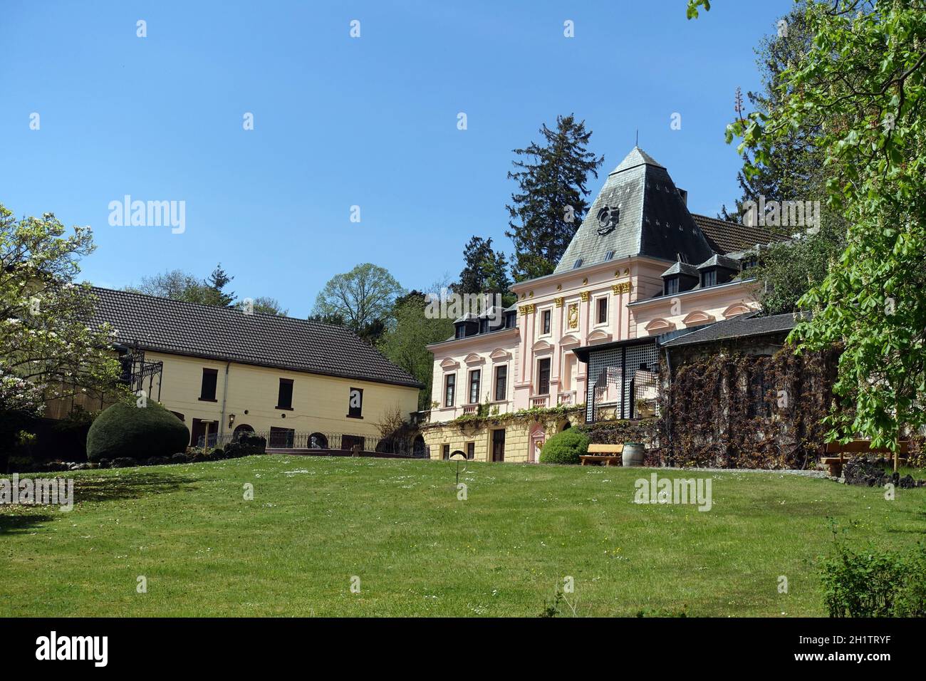 Burg Kommern, Baudenkmal aus dem 14. Jahrhundert, Mechernich, Nordrhein-Westfalen, Deutschland Stock Photo