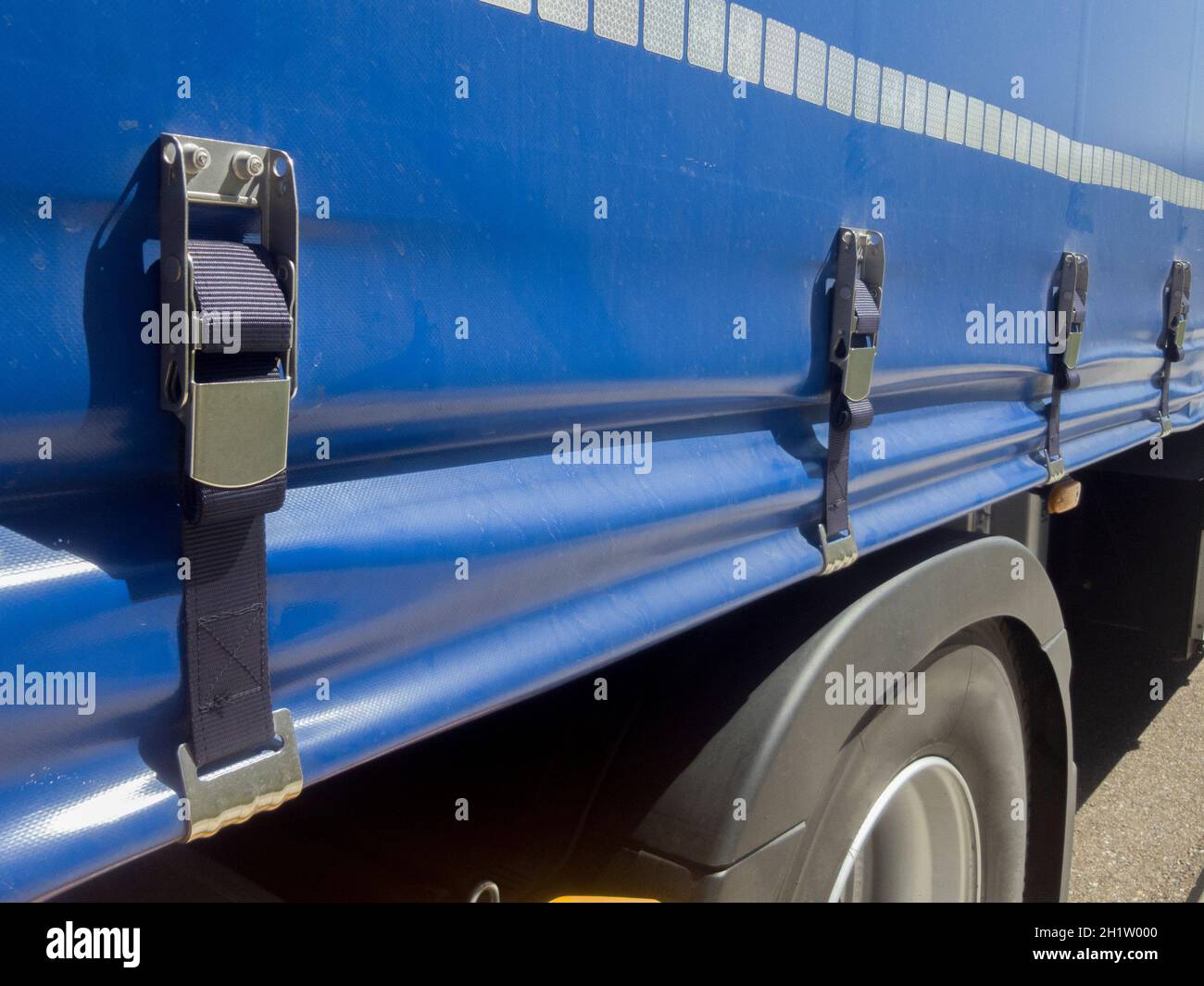 Trailer load straps deals