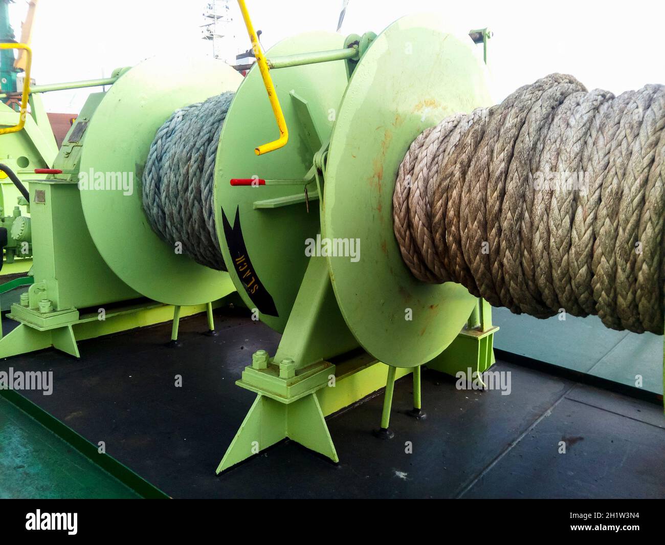 Babina with a sea mooring rope. Mooring on the ship Stock Photo Alamy