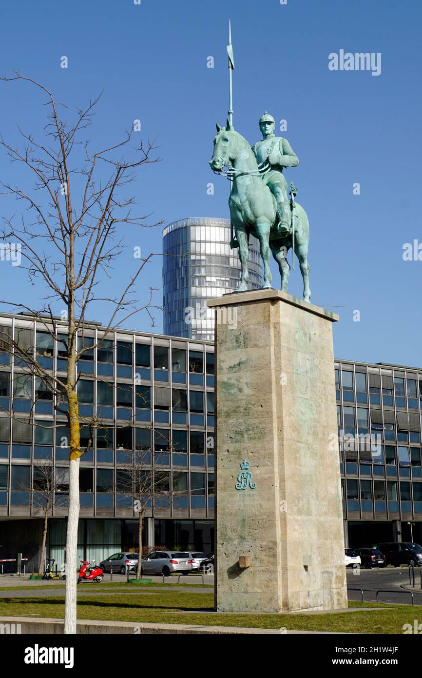 Denkmal Kürassier-Regiment Graf Gessler am Rheinboulevard, Köln-Deutz, Nordrhein-Westfalen, Deutschland Stock Photo