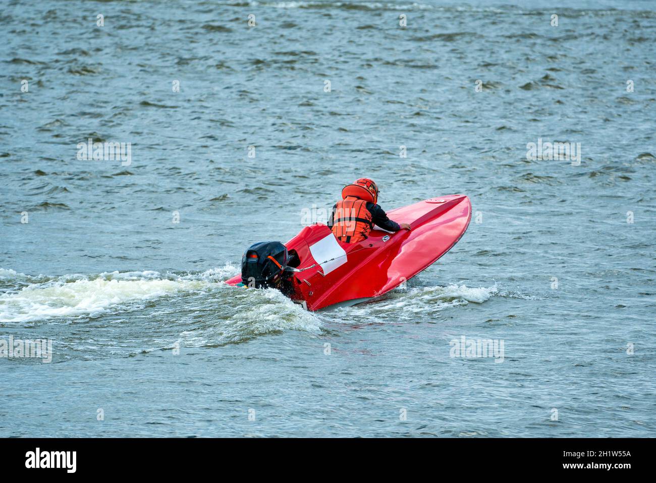 Red Powerboat Racing Red racer boat hi-res stock photography and images - Alamy