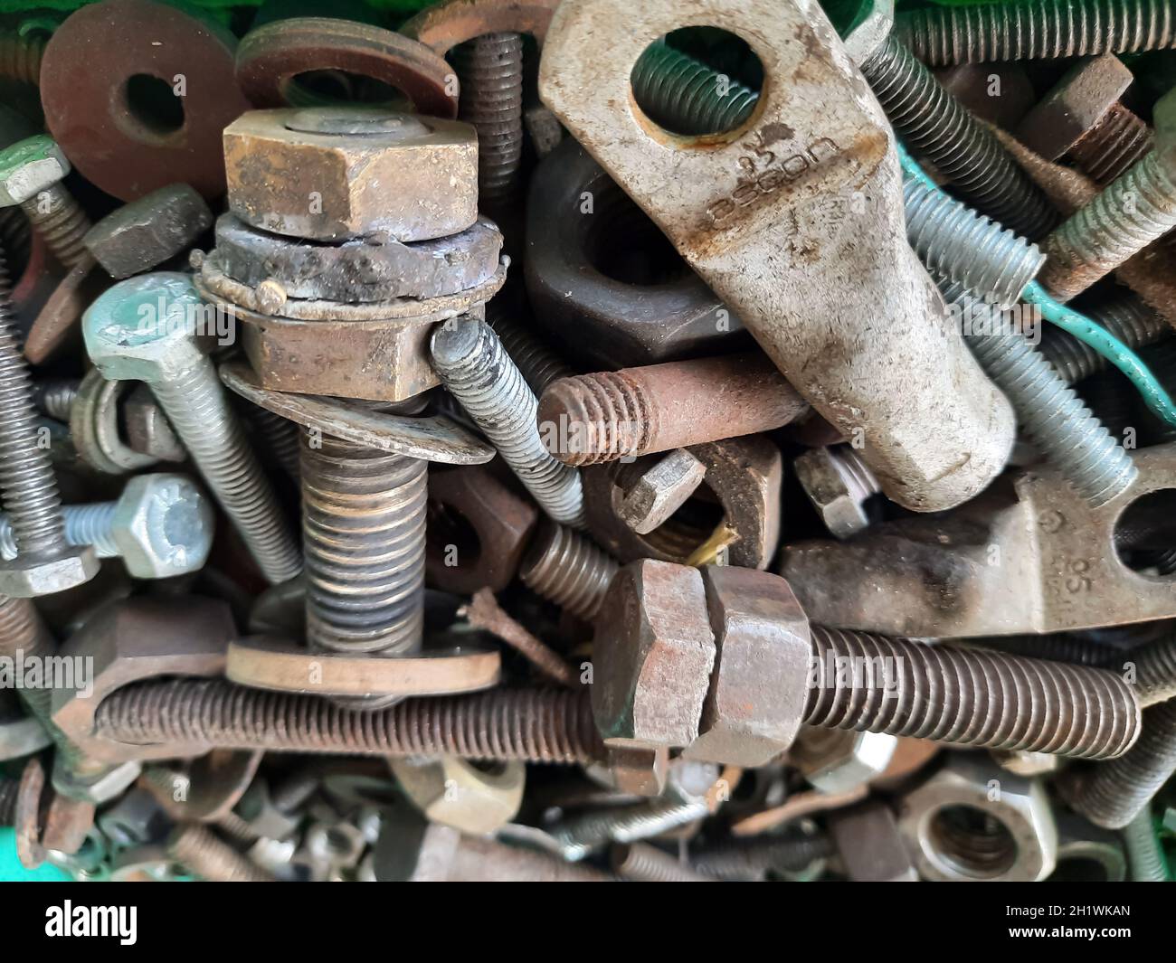 teners bolts, nuts, washers, screws, saws, dowels, anchors