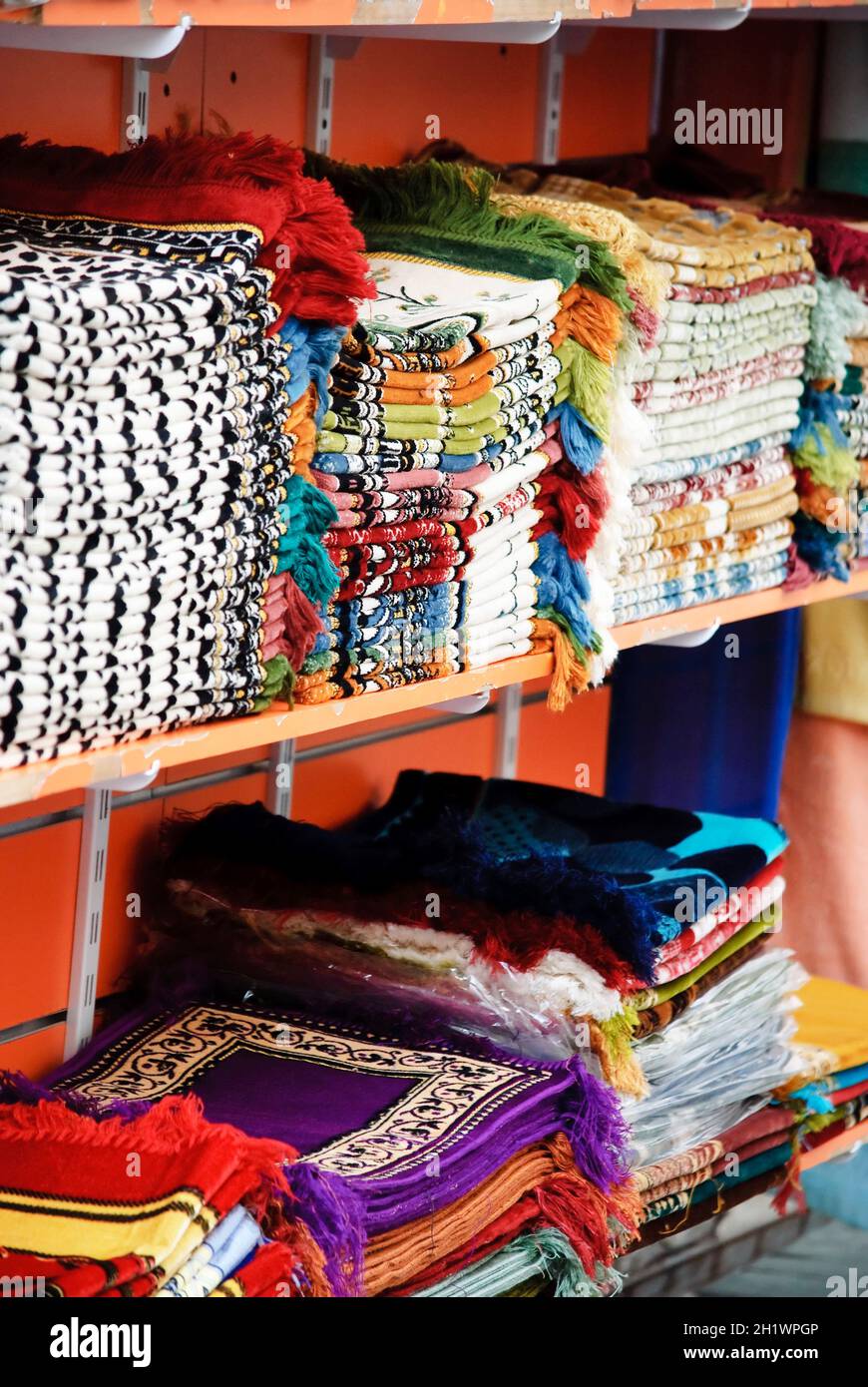 Rug souk dubai hires stock photography and images Alamy