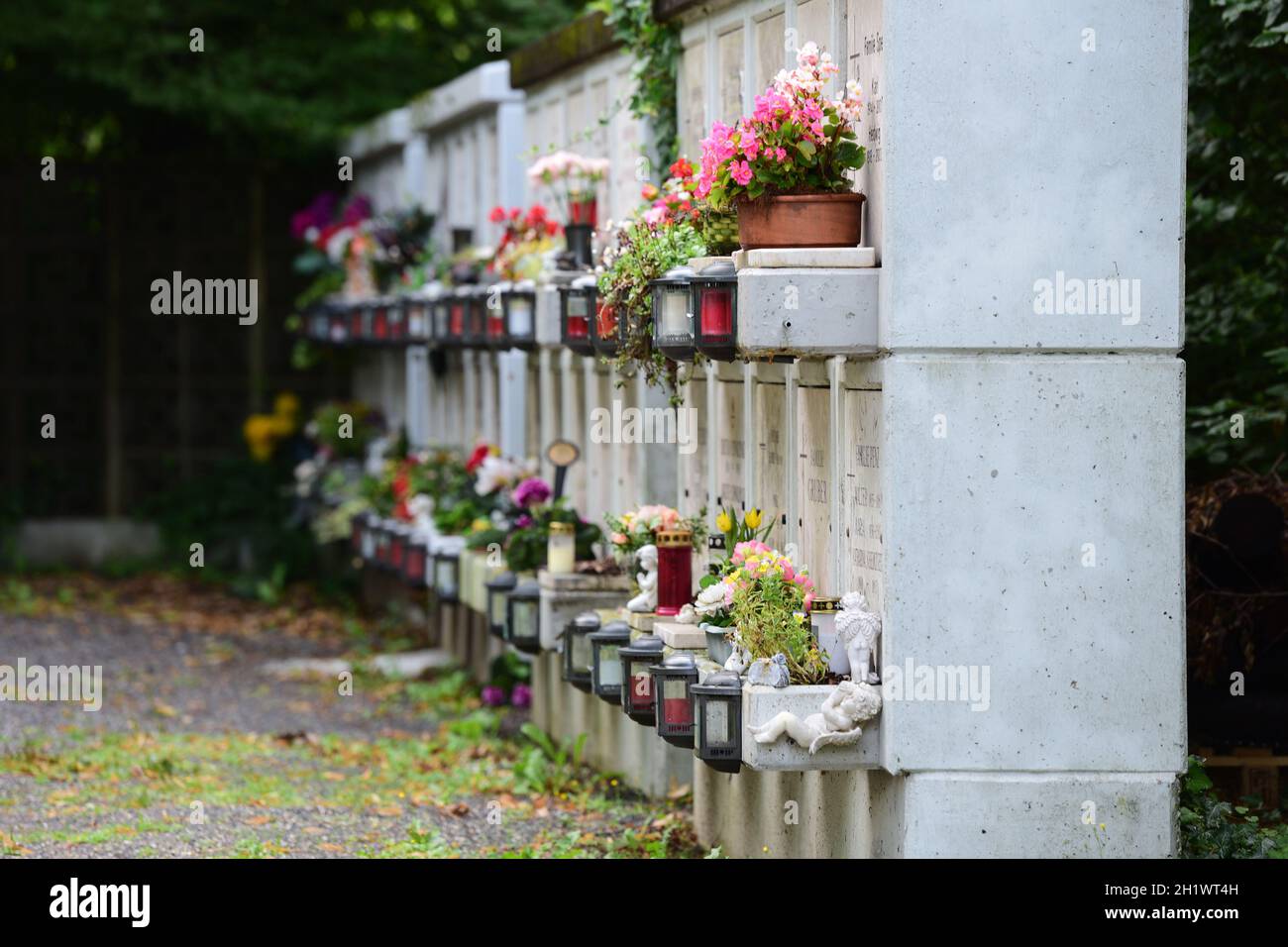Urnen-Friedhof in St. Martin, Linz, Oberösterreich, Österreich, Europa - Urn cemetery in St. Martin, Linz, Upper Austria, Austria, Europe Stock Photo