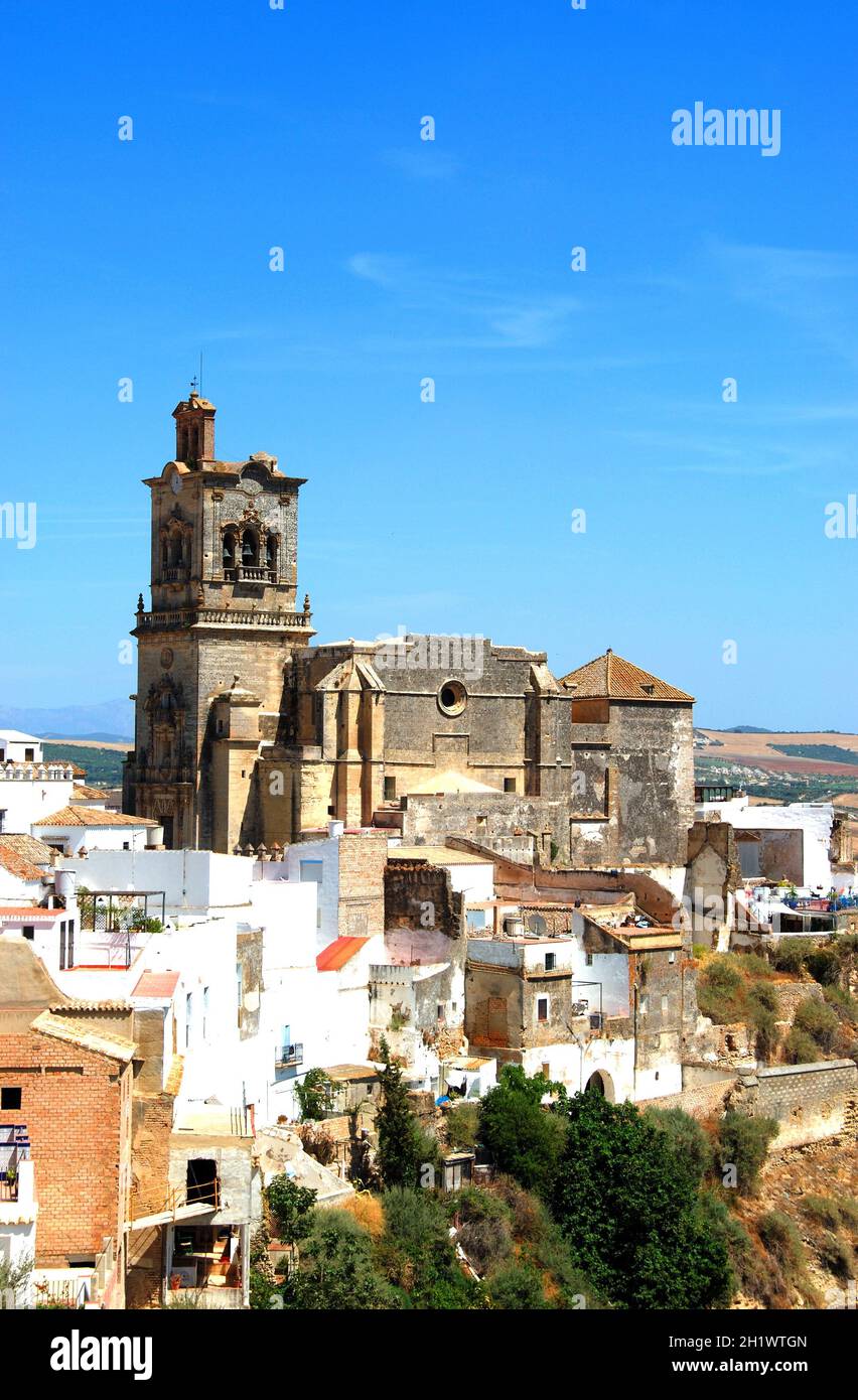 View of St Peters Church and white town buildings, Arcos de la Frontera, Andalucia, Spain - AUGUST 01, 2008 Stock Photo