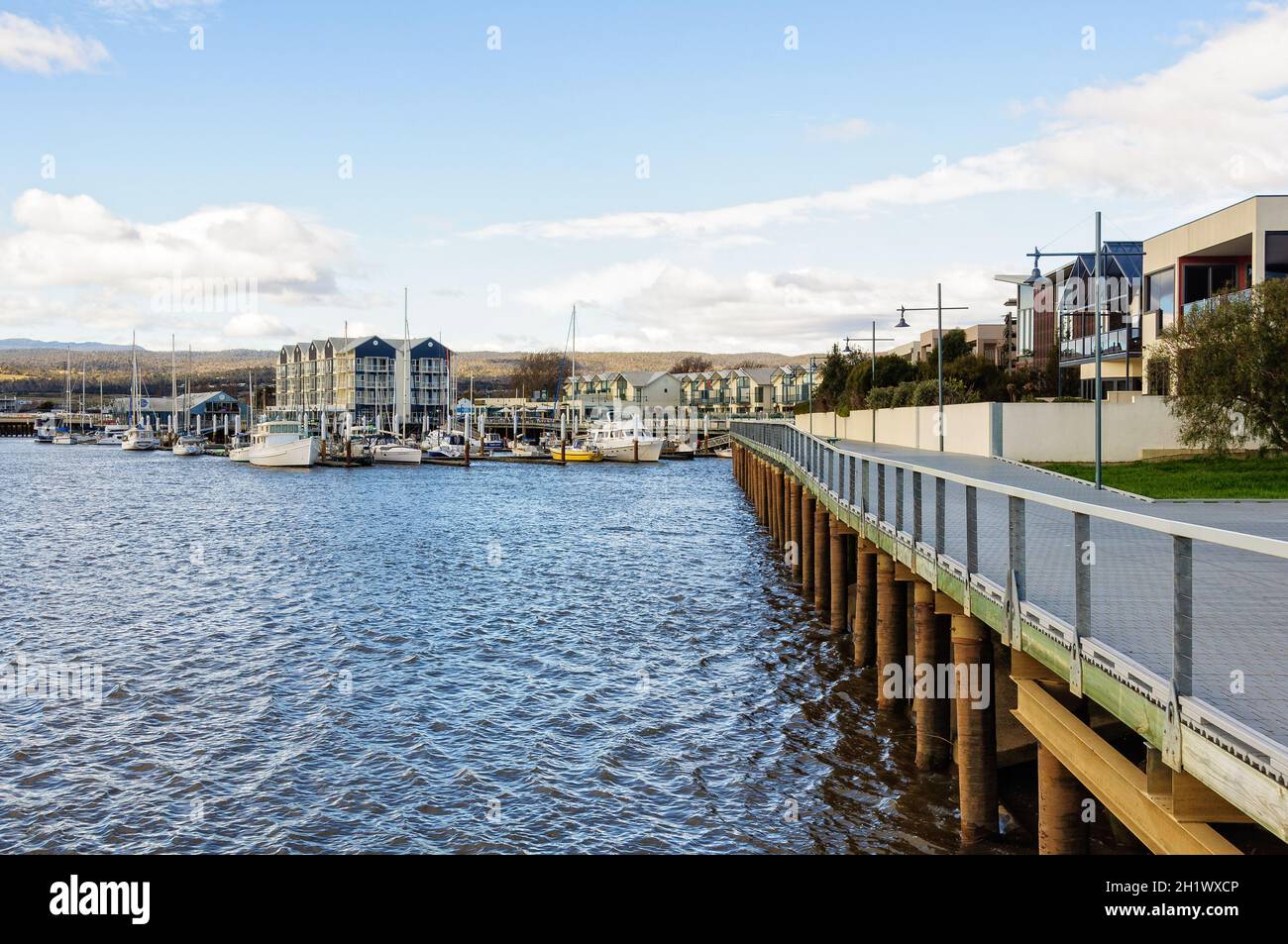 Alexandra Walk over the North Esk River, the longest river in Tasmania