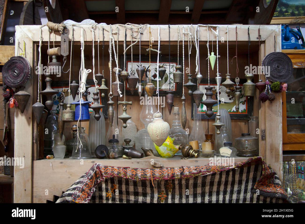 Antique Shop Flea Market Old Authentic Objects Stock Photo - Alamy