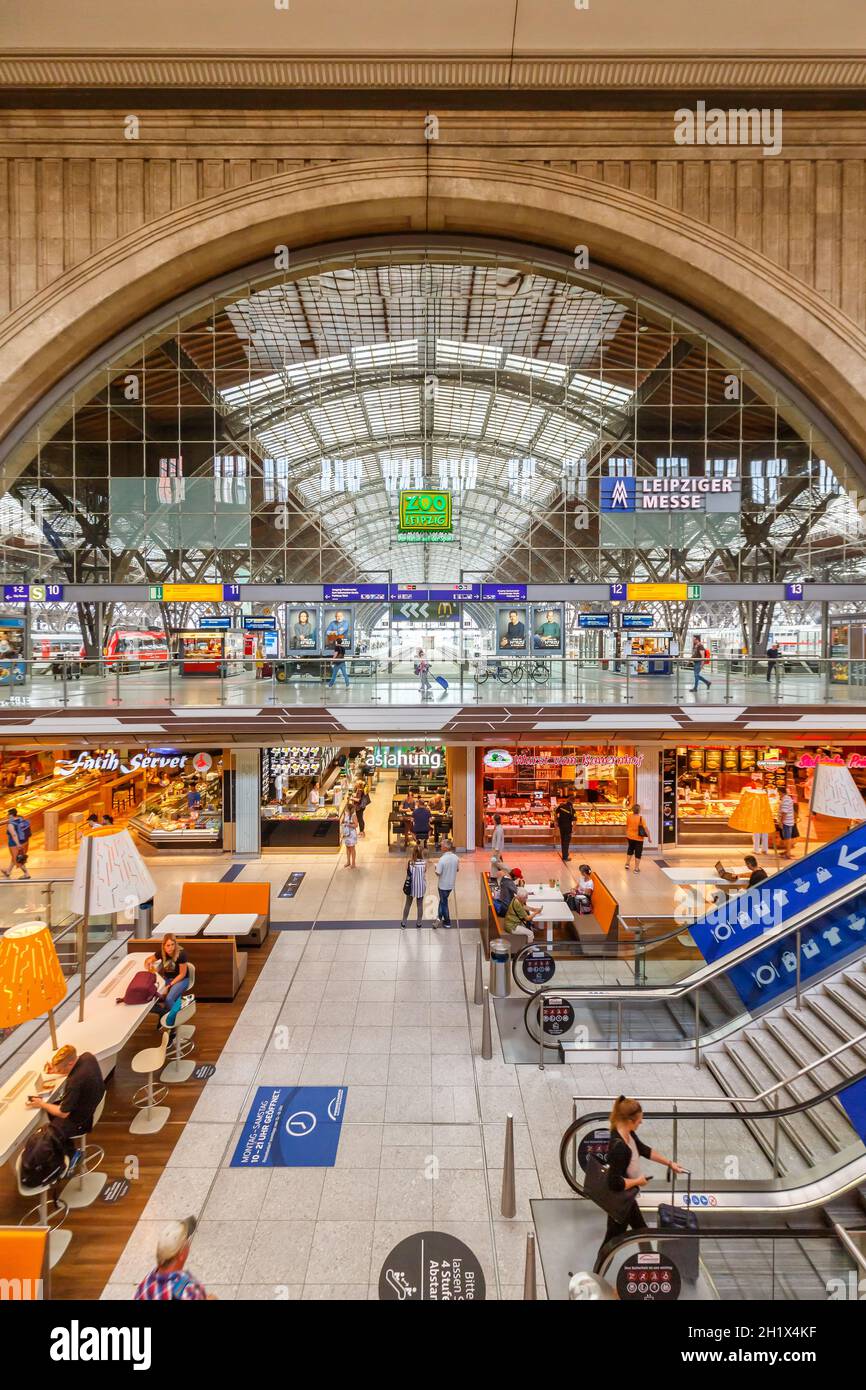 Leipzig germany main train station hi-res stock photography and images -  Page 4