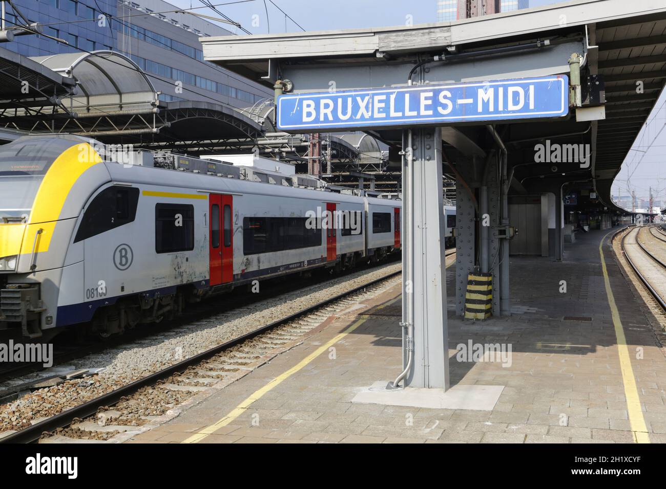 Rail tracks and trains in the Brussels South Railway Station Stock Photo Alamy Rail tracks and trains in the Brussels South Railway Station Stock Photo Alamy