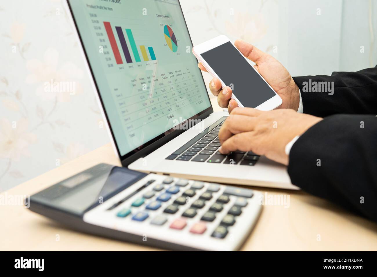 Project accounting hi-res stock photography and images - Alamy