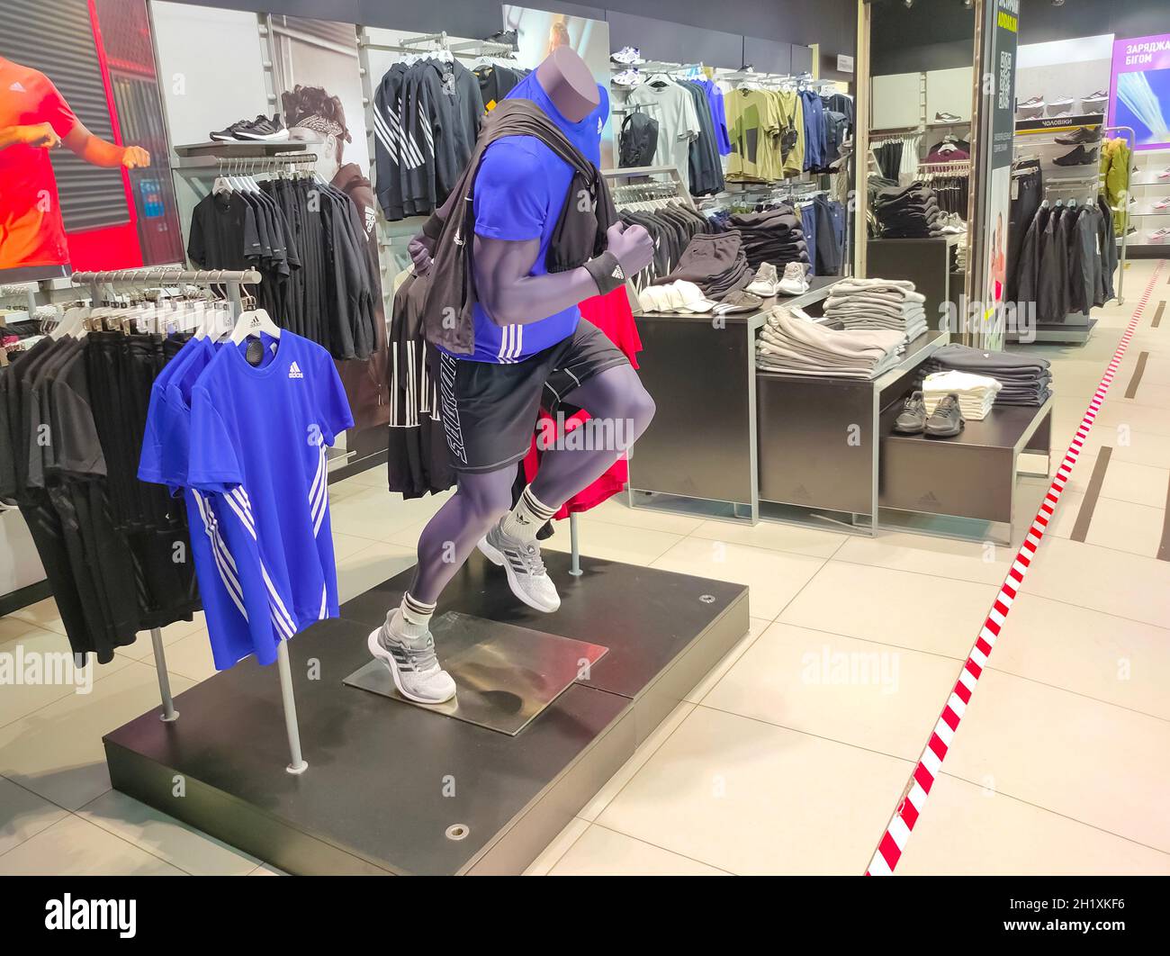 Adidas outlet clothes best sale