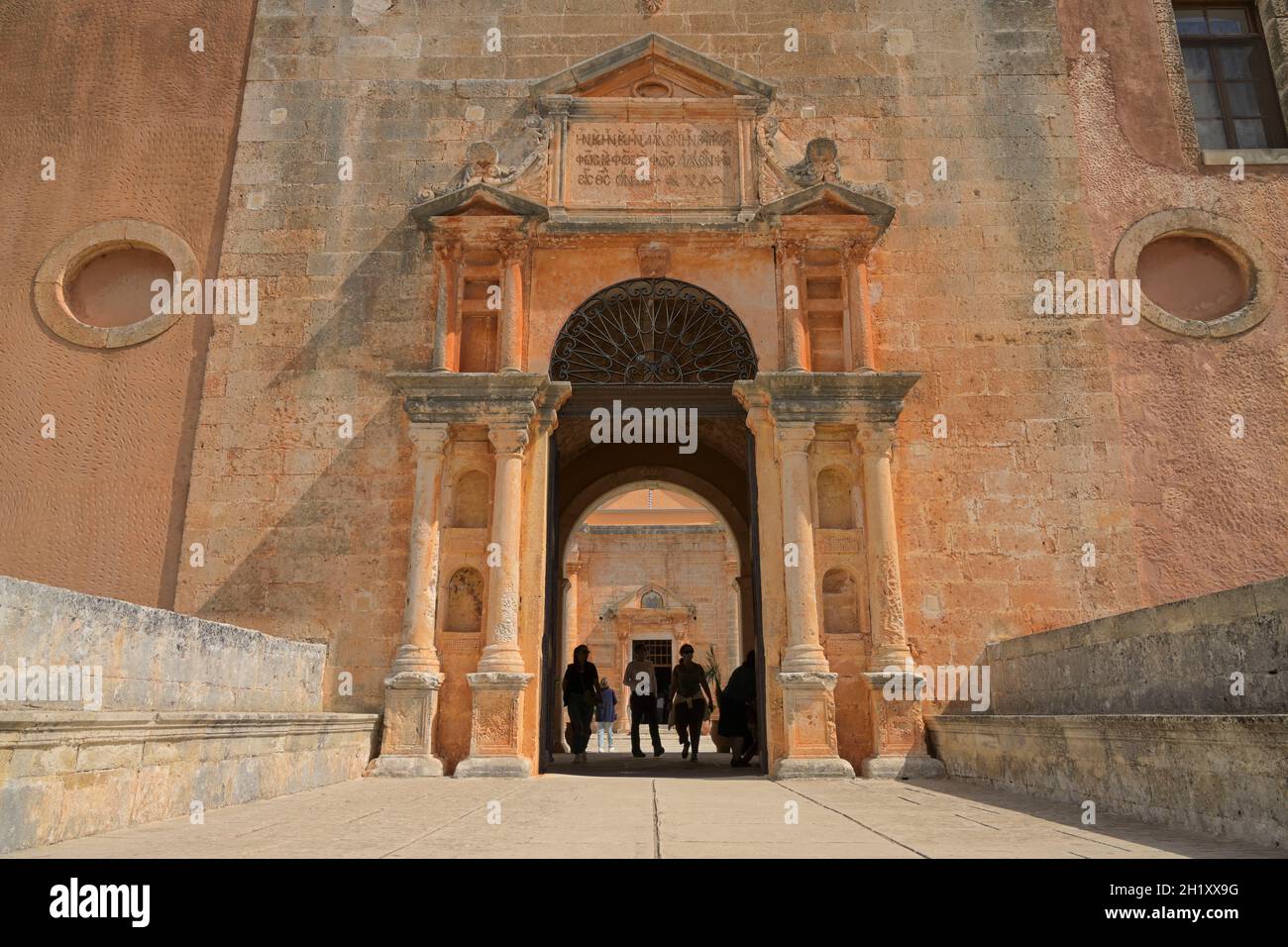 Haupteingang, Agia Triada Kloster, Kreta, Griechenland Stock Photo
