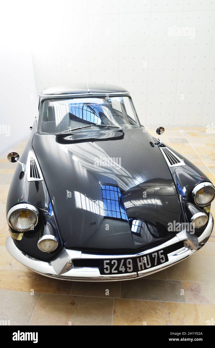 FRANCE. HAUTE-MARNE (52). COLOMBEY-LES-DEUX-EGLISES. THE PRESIDENTIAL CAR, A CITROEN DS, IN WHICH DE GAULLE WAS DURING THE PETIT-CLAMART ATTACK OF AUG Stock Photo