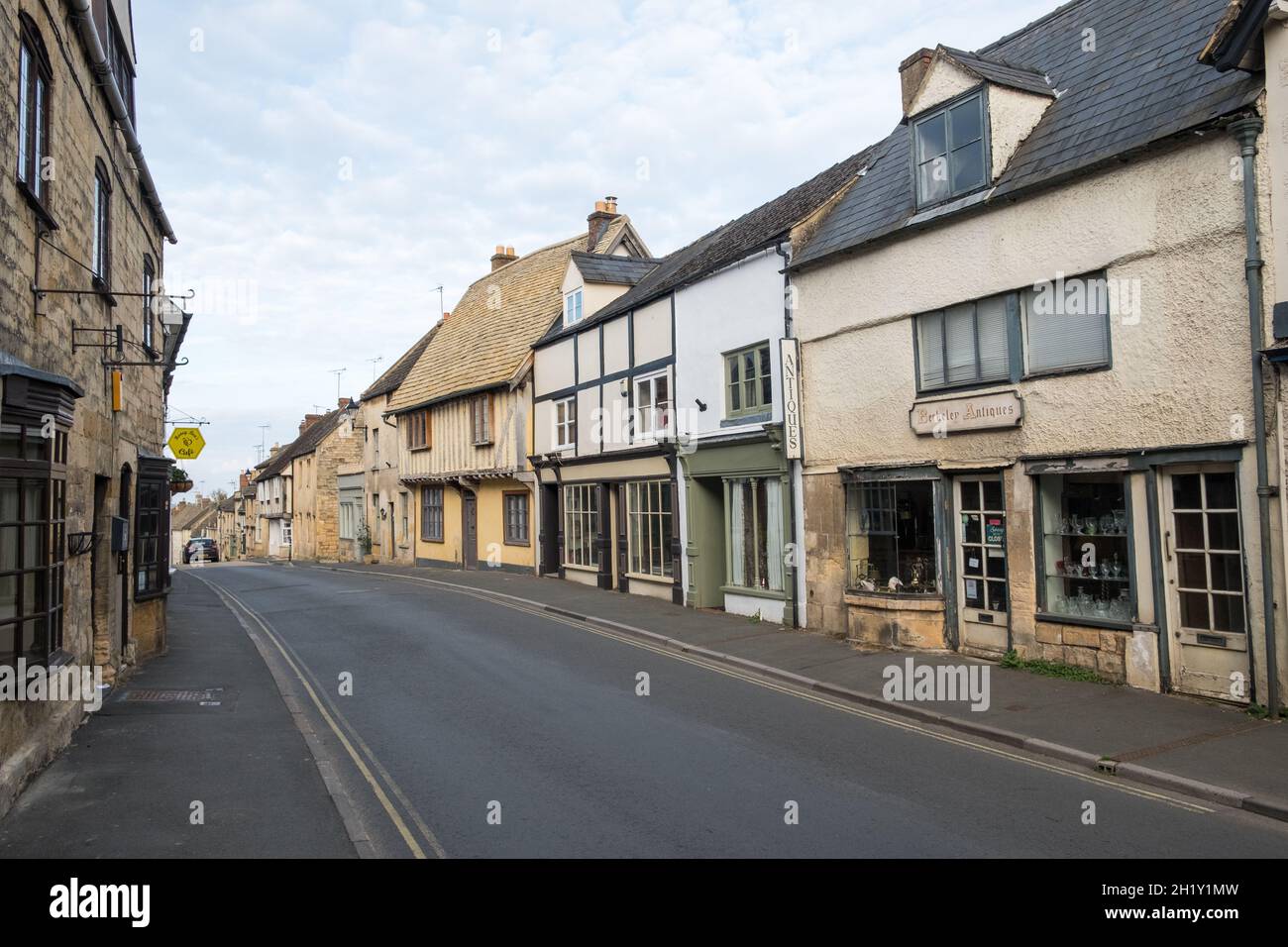 Shops and art galleries in Hailes Street, Cotswolds