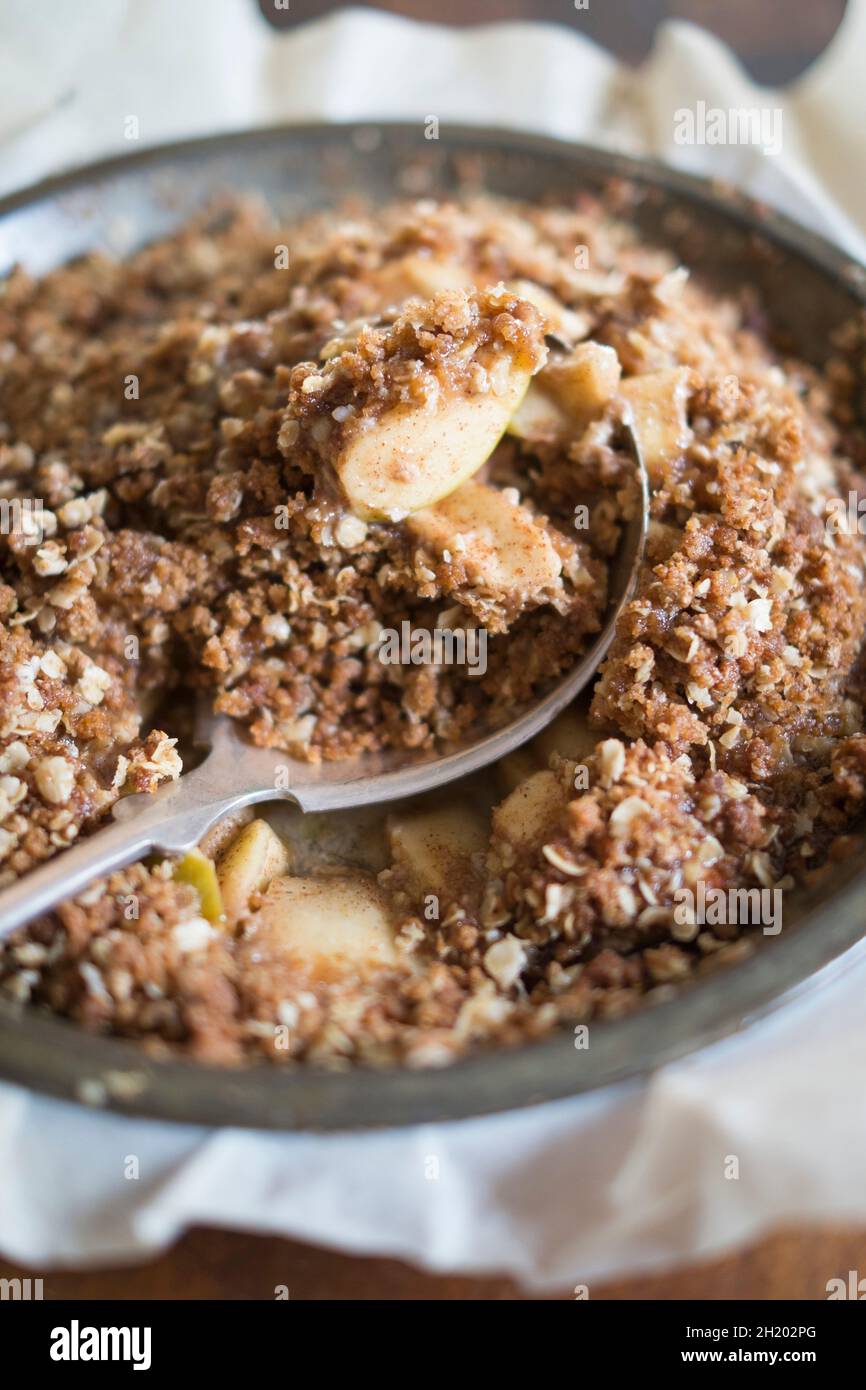 Apple crisp in pan Stock Photo Alamy