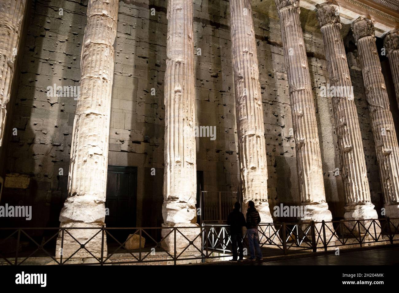 Corinthian columns of Hadrians Temple in the ancient center of Rome ...