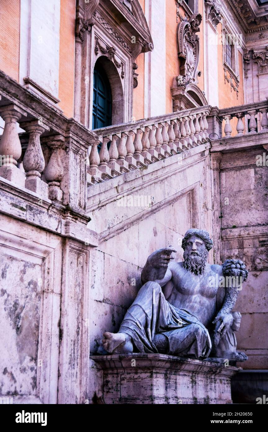 Roman Couches Hi Res Stock Photography And Images Alamy