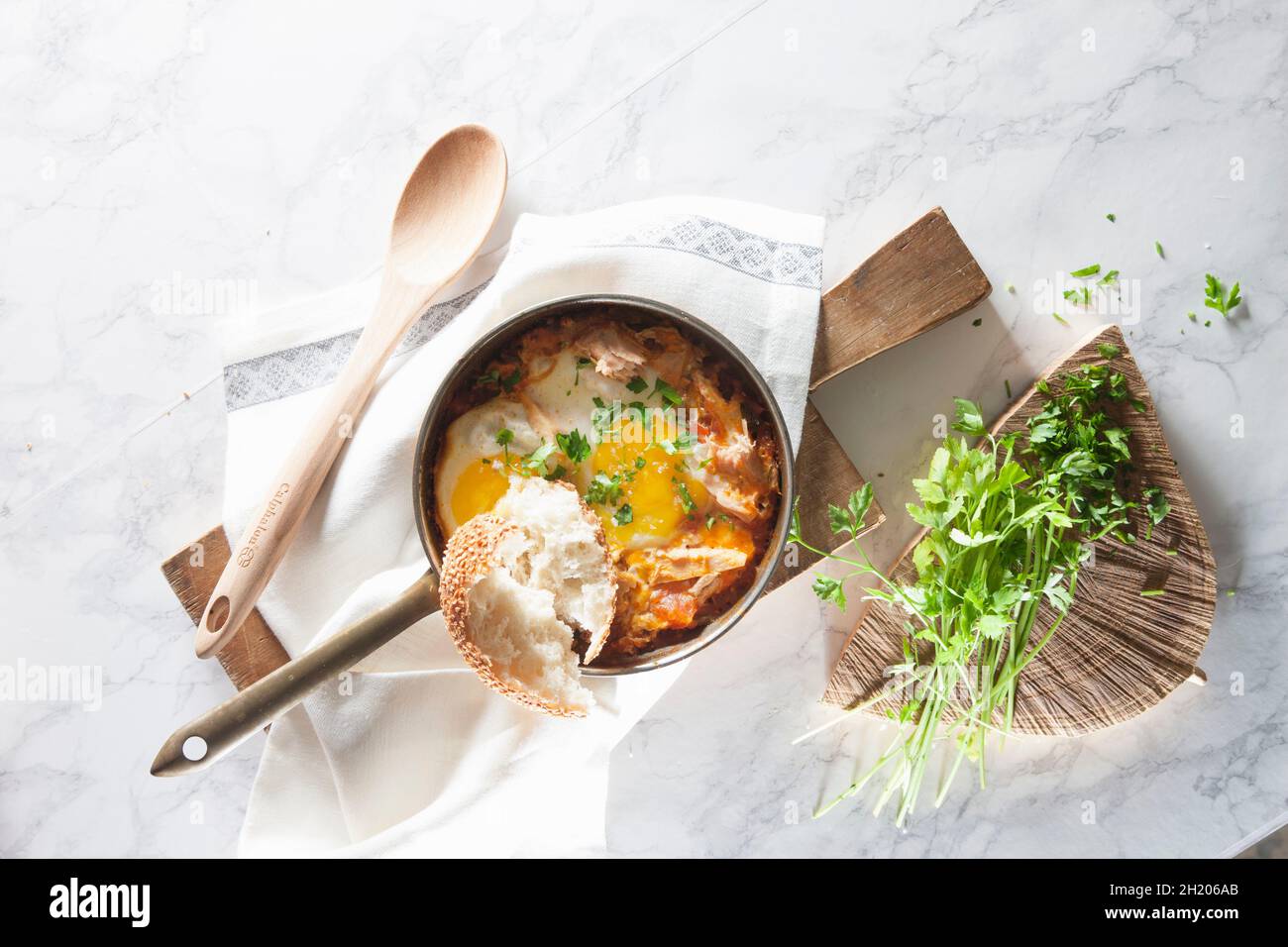 Shakshuka (poached egg in tomato sauce, North Africa Stock Photo Alamy