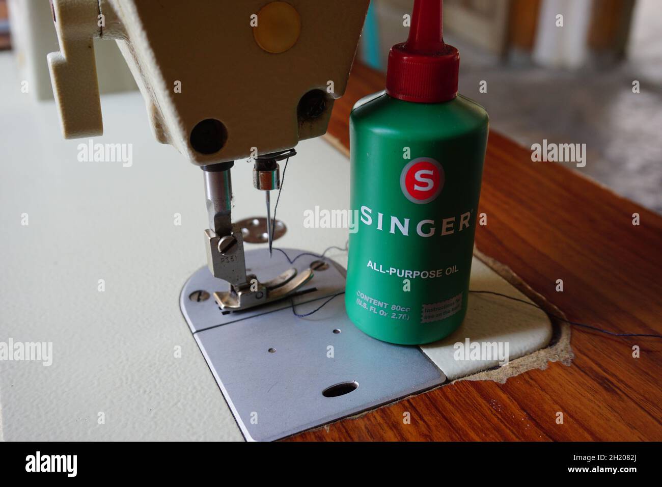 Singer sewing machine illustration hires stock photography and images
