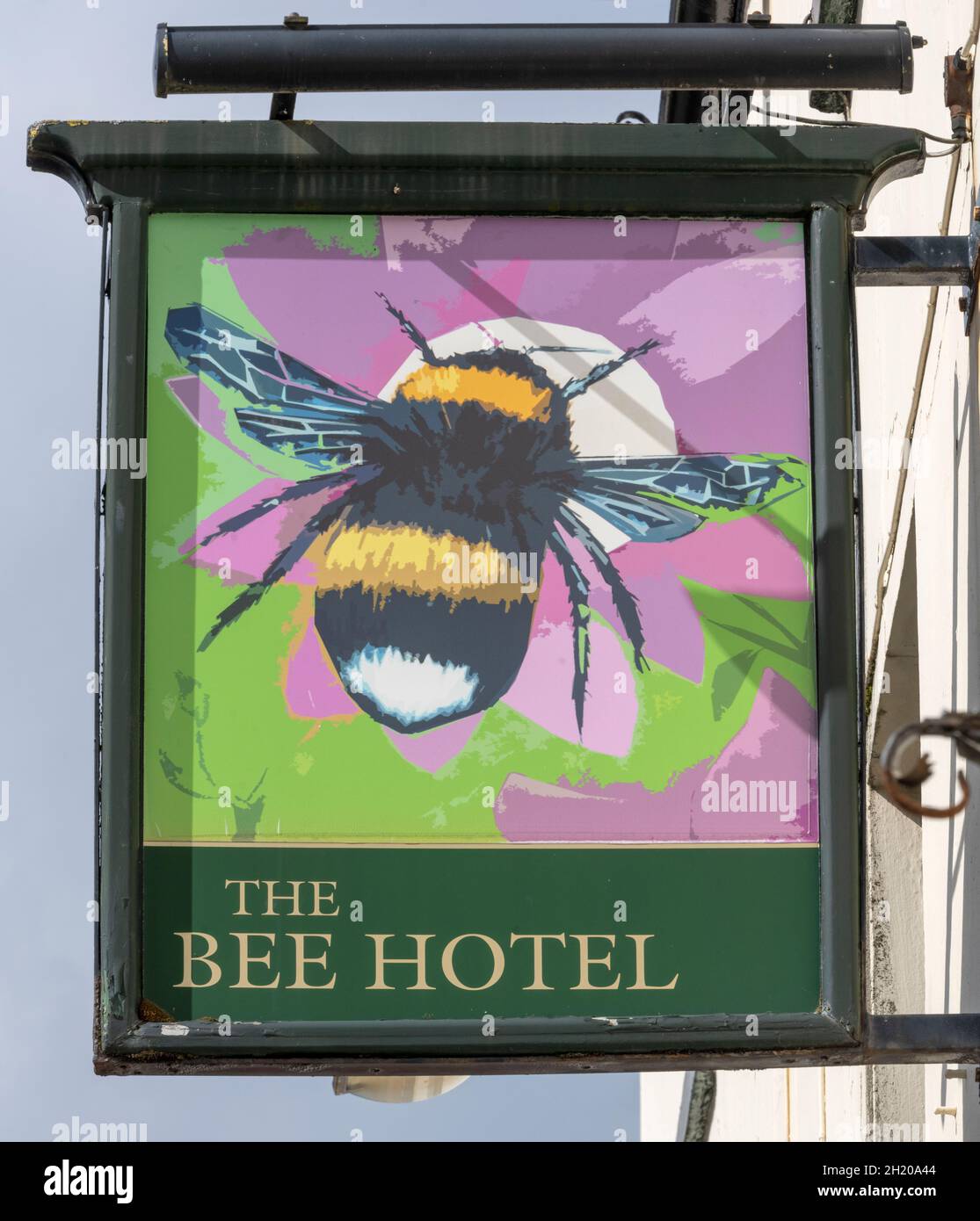 Traditional hanging pub sign at The Bee Hotel, Market Street, Abergele, Denbighshire, North Wales, Wales, UK Stock Photo