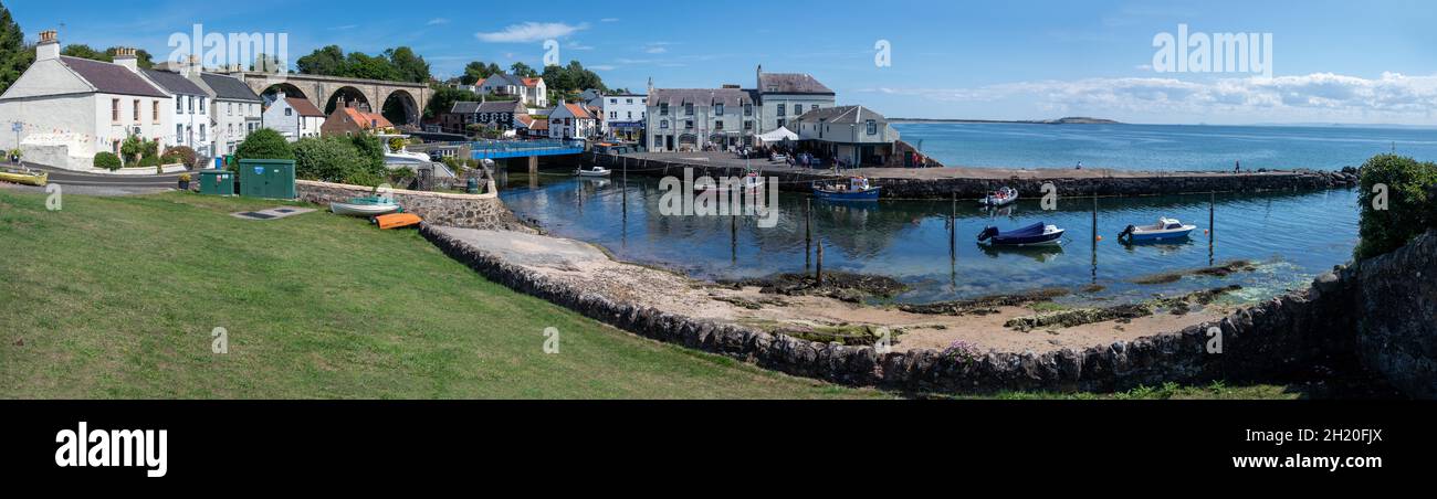Boats at the rivermouth of the Keil Burn at coastal village Lower Largo in the East Neuk of Fife along the north side of the Firth of Forth Scotland Stock Photo