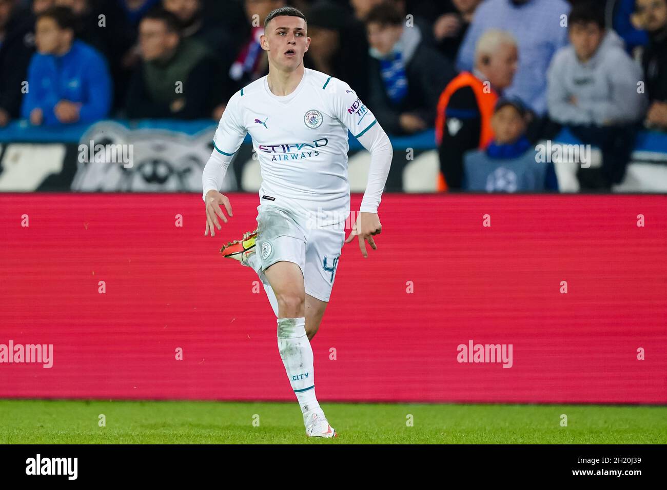 BRUGGE, BELGIUM - OCTOBER 19: Phil Foden of Manchester City during the Group A - UEFA Champions League match between Club Brugge KV and Manchester City at Jan Breydelstadion on October 19, 2021 in Brugge, Belgium (Photo by Jeroen Meuwsen/Orange Pictures) Stock Photo
