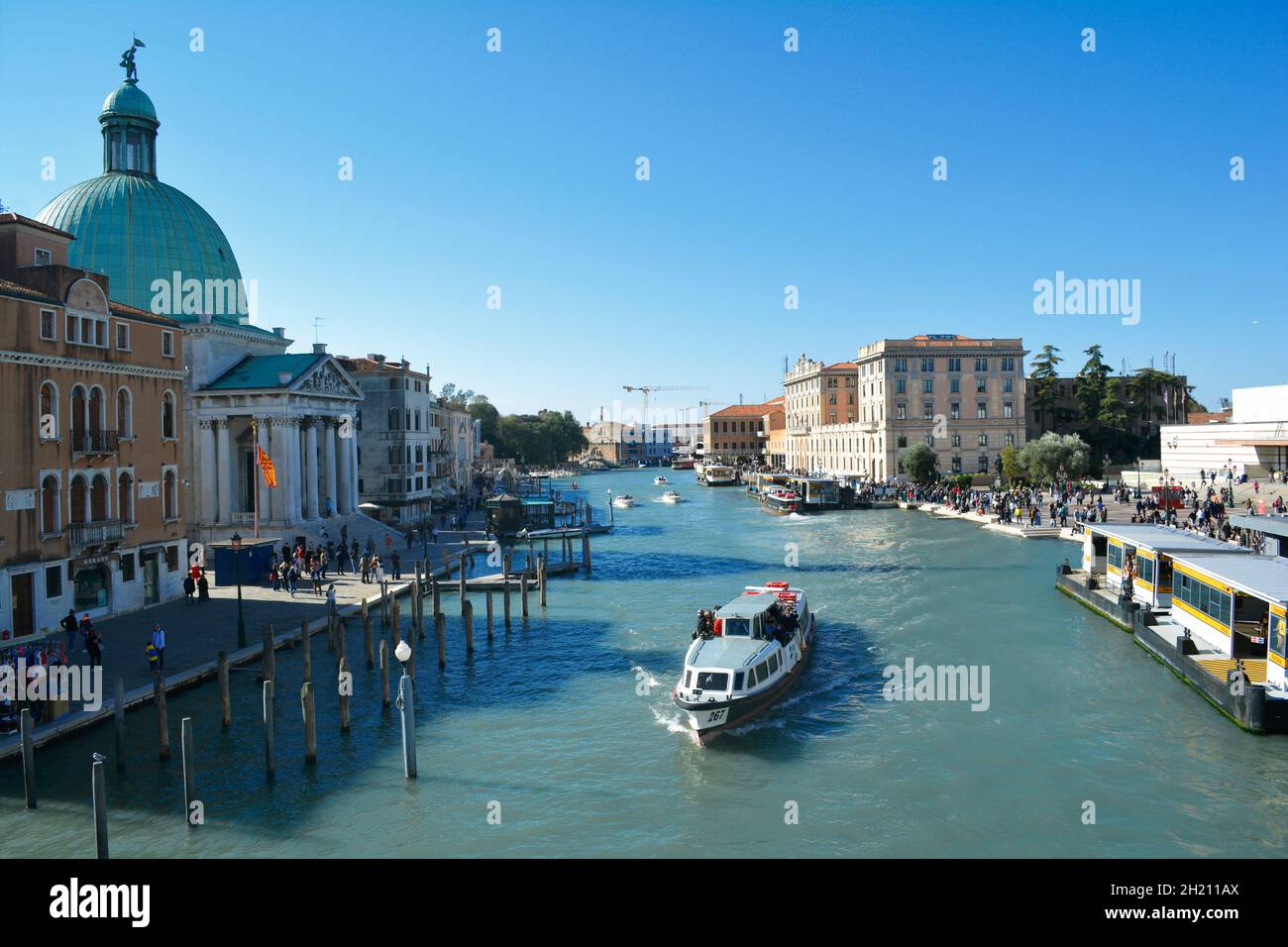 Beautiful grand canal hi-res stock photography and images - Alamy