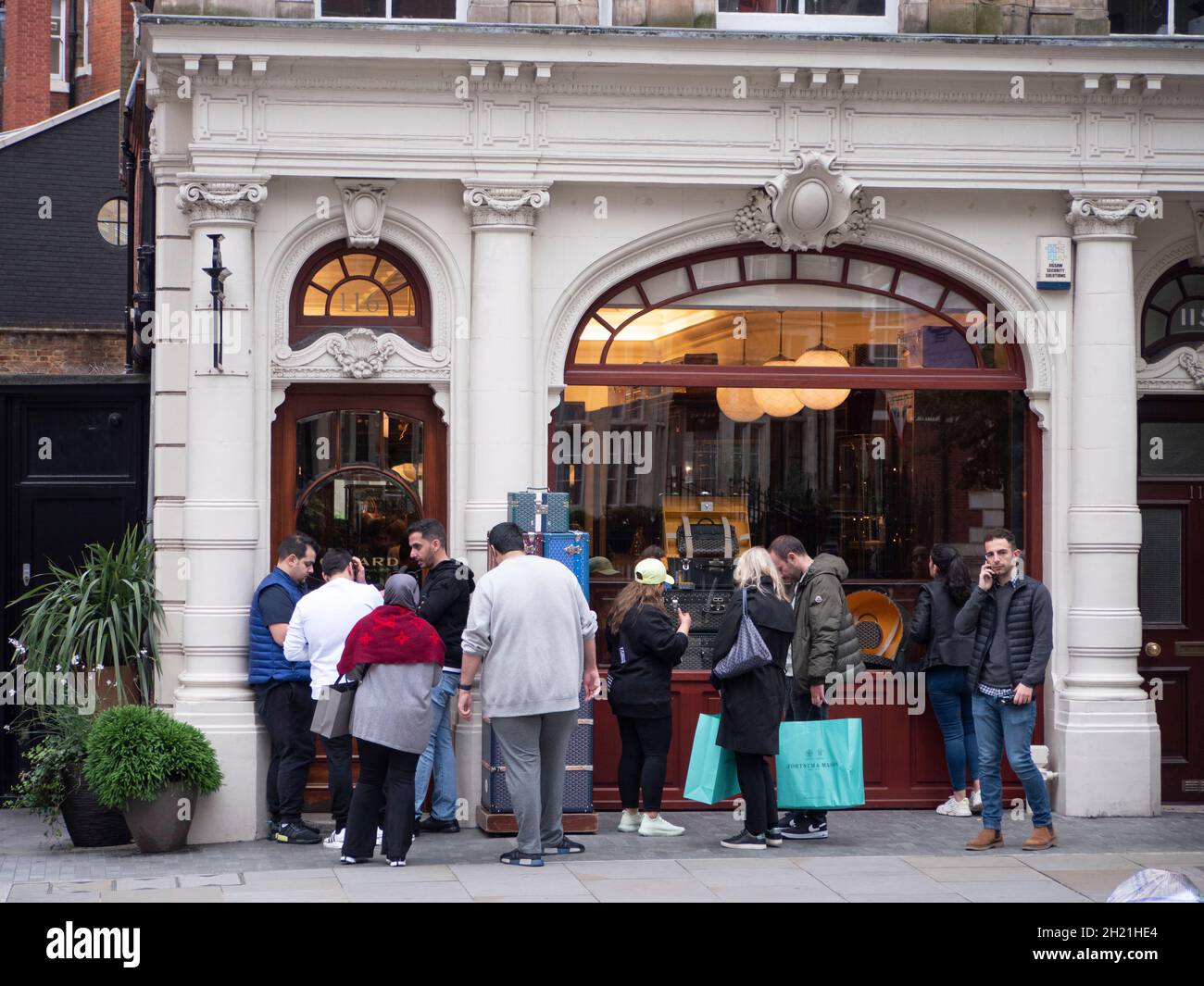 The Goyard shop in Carlos Place,London, such a beautiful building.