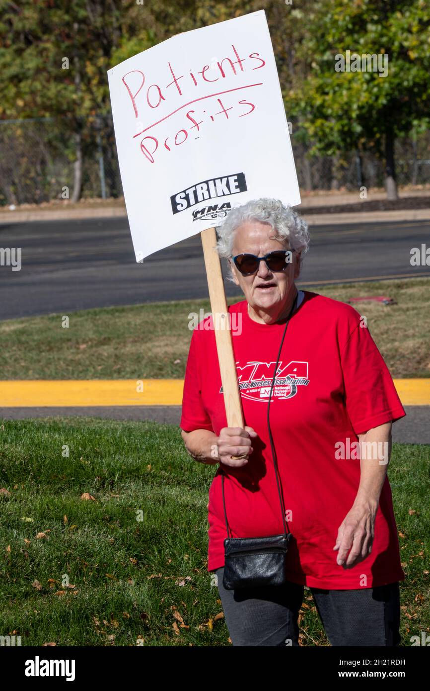 Plymouth, Minnesota. October 17, 2021.  Alllina WestHealth hospital closes the emergency room and urgent care while the nurses strike to seek a new co Stock Photo