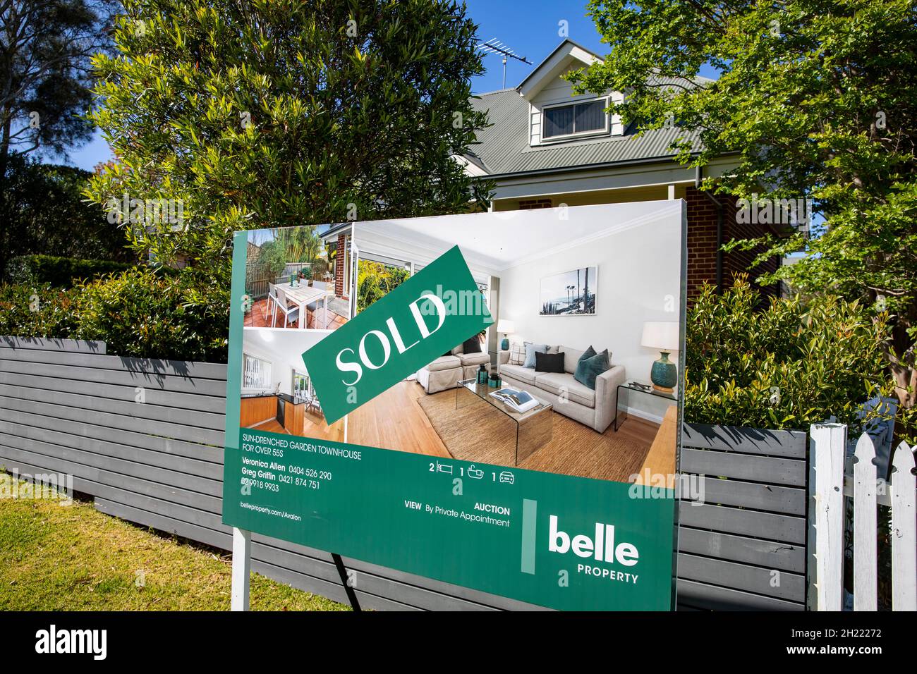 Australia property sold sign hires stock photography and images Alamy