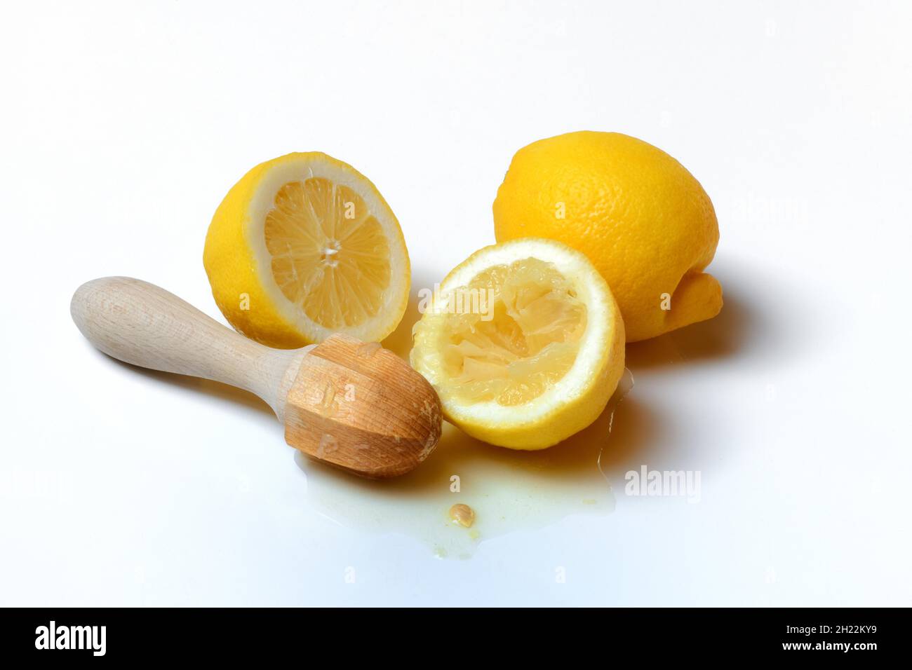 Lemon squeezer with lemon hi-res stock photography and images - Alamy
