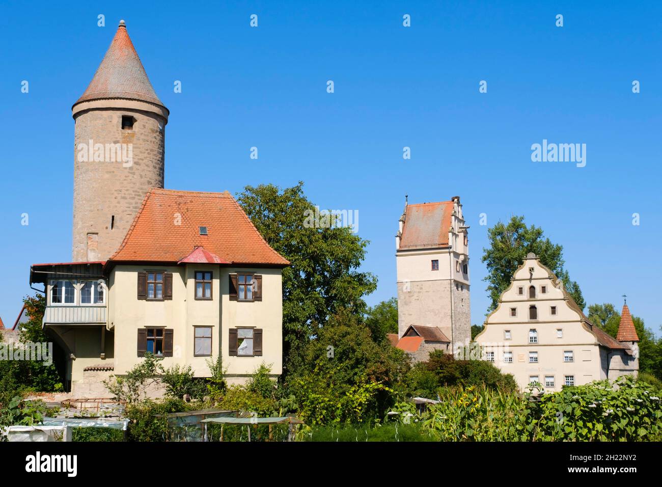 Salwartenturm, Noerdlinger Tor and 3rd Dimension Museum, Stadtmuehle ...