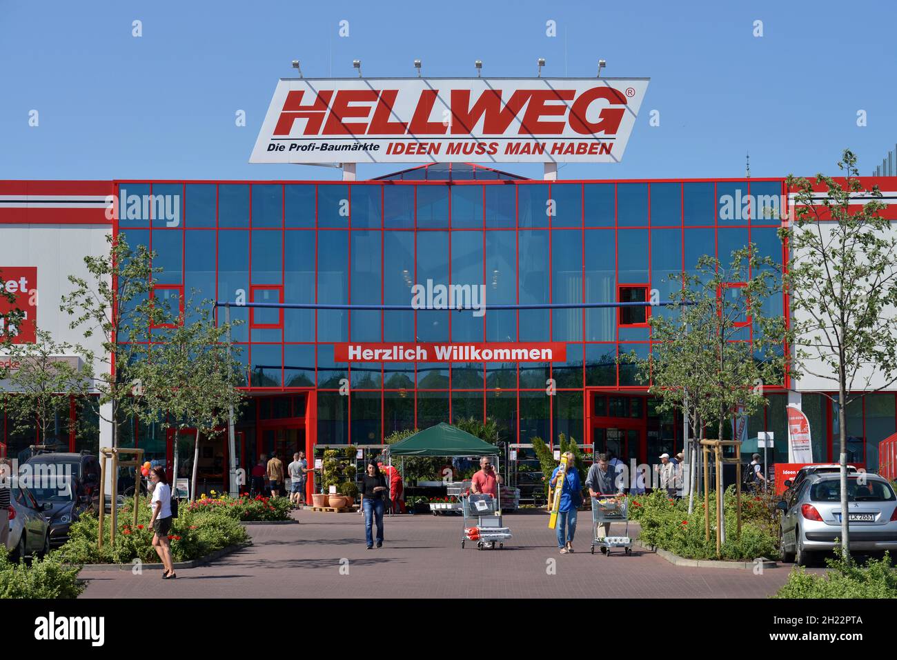 Hellweg Baumarkt, Yorckstrasse, Kreuzberg, Berlin, Germany Stock Photo