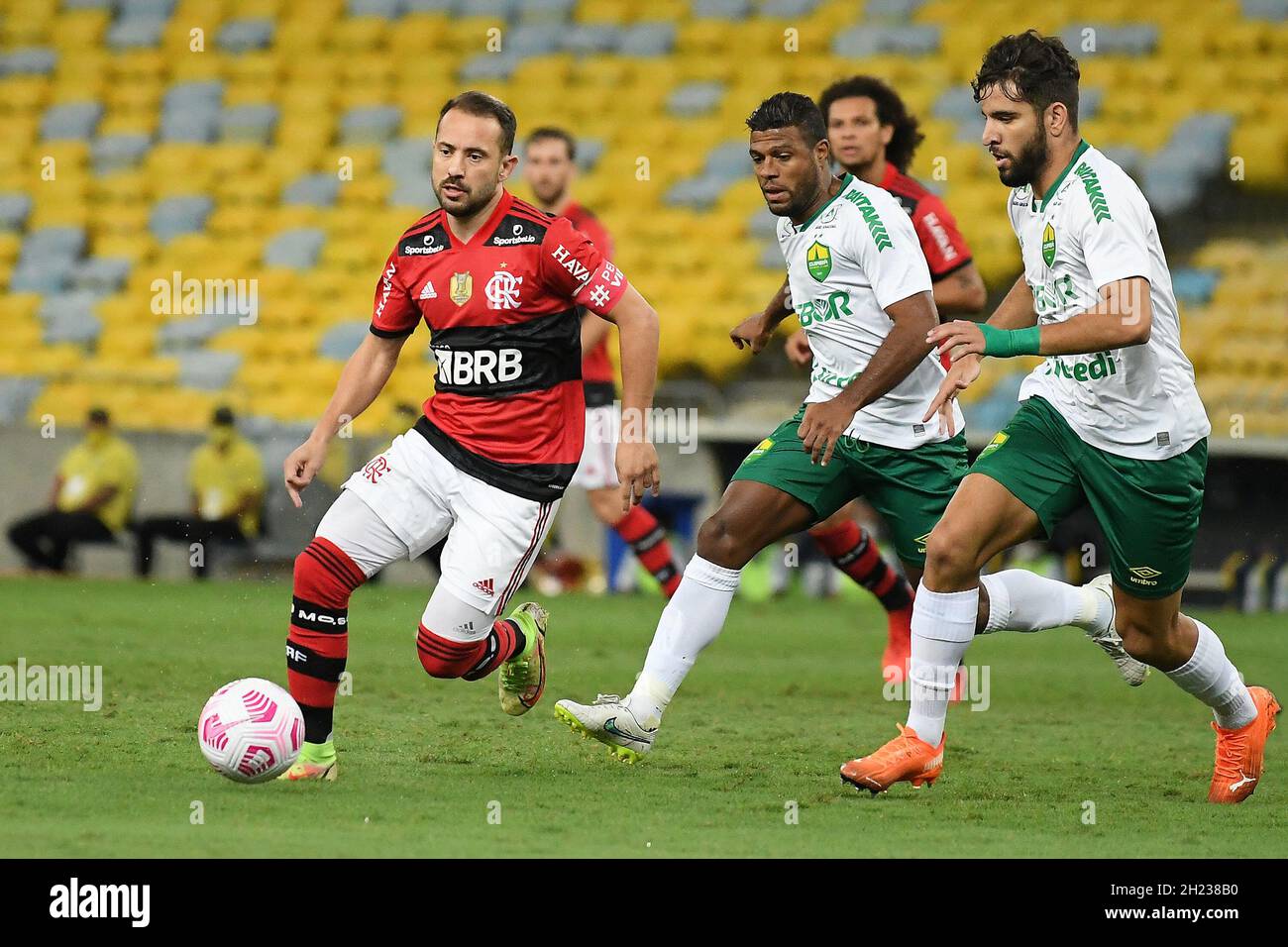 Rio de Janeiro,Brazil,October 17, 2021. Football player Everton Ribeiro of flamengo team during the game against Cuiabá for the Brazilian championsh Stock Photo