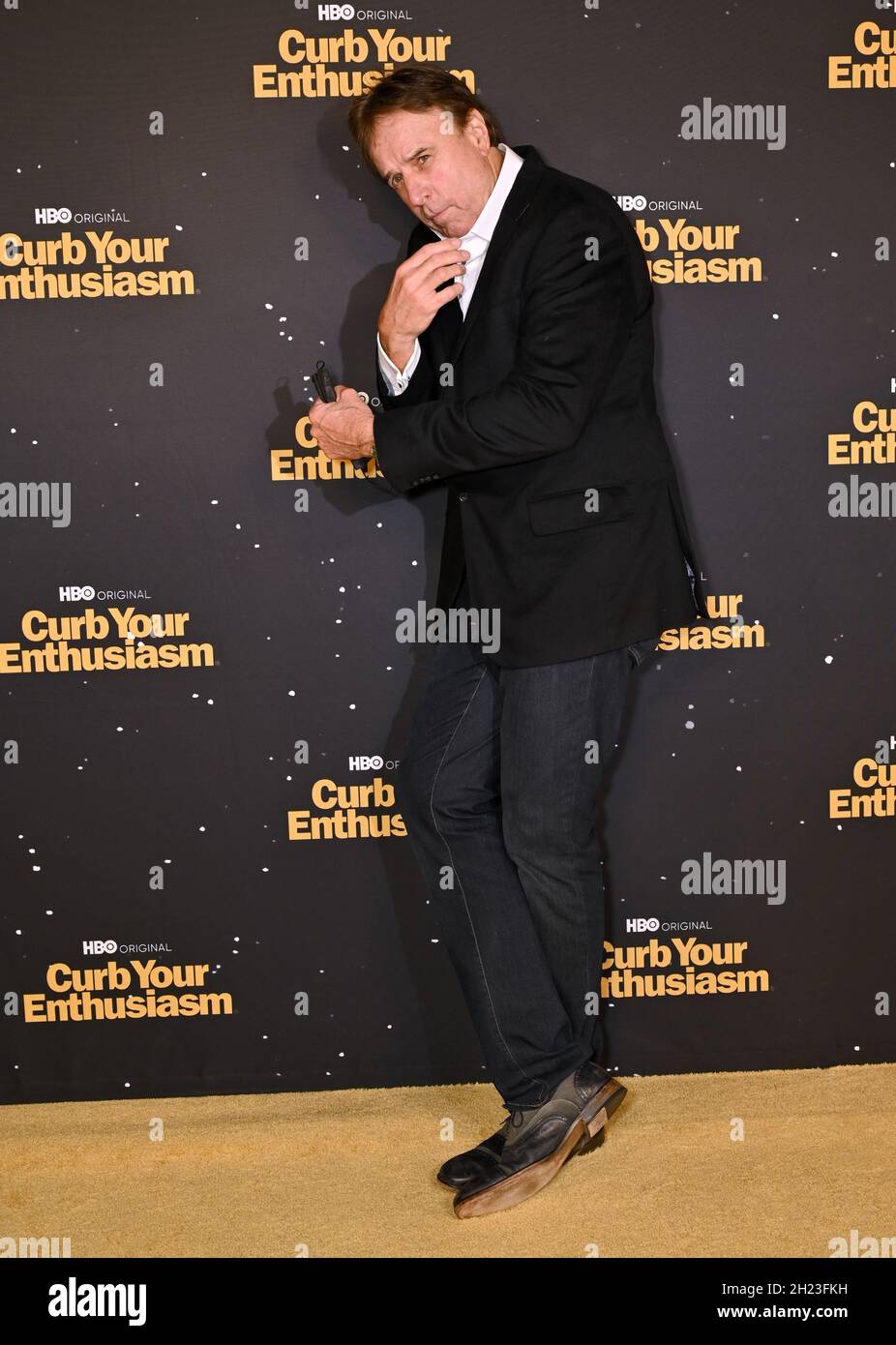 Los Angeles, USA. 19th Oct, 2021. LOS ANGELES, USA. October 19, 2021: Kevin Nealon at the season premiere for HBOs 'Curb Your Enthusiasm' at Paramount Studios. Picture Credit: Paul Smith/Alamy Live News Stock Photo
