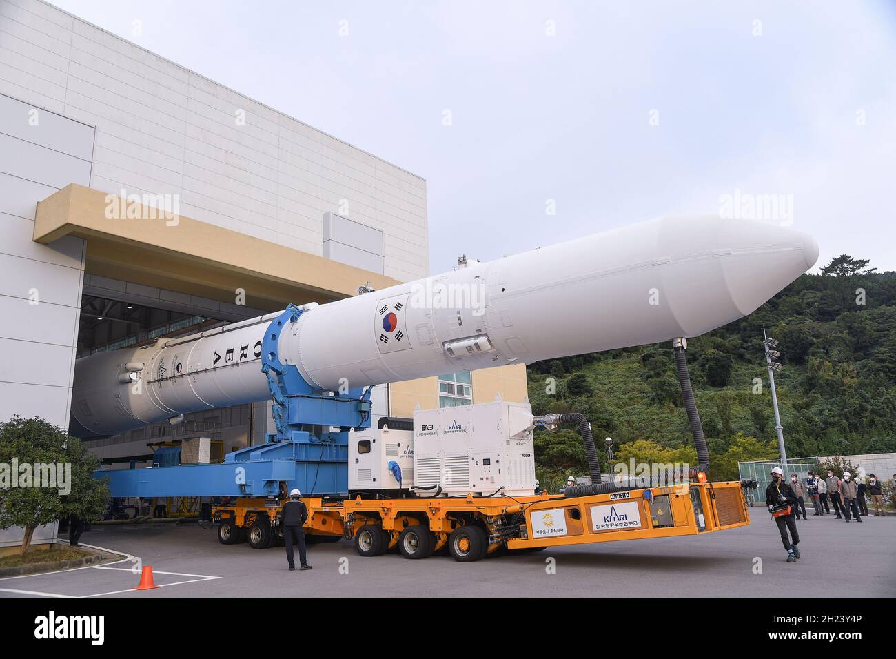 Goheung, South Korea. 20th Oct, 2021. South Korea's first homegrown space rocket, 'Nuri' is transported on a road leading to a launch pad at the Naro Space Center in Goheung, South Jeolla Province, 473 kilometers south of Seoul, one day before the country is expected to launch the rocket. (Credit Image: © K.A.R.I via ZUMA Press Wire) Stock Photo
