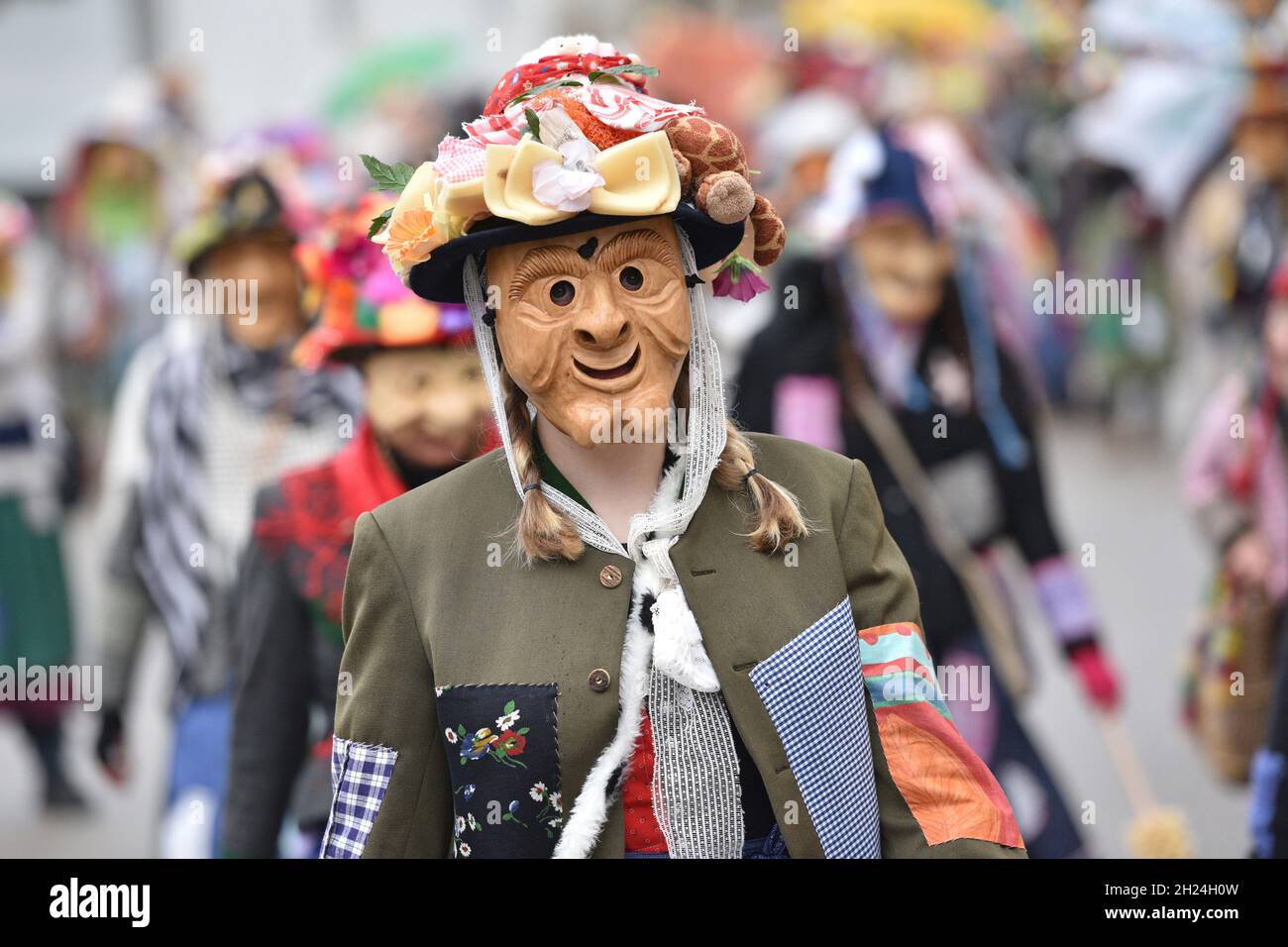 Fasching im Salzkammergut - hier wird noch richtig zünftig gefeiert - auf dem Bild der „Fetzenzug“ in Ebensee (Bezirk Gmunden, Oberösterreich, Österre Stock Photo